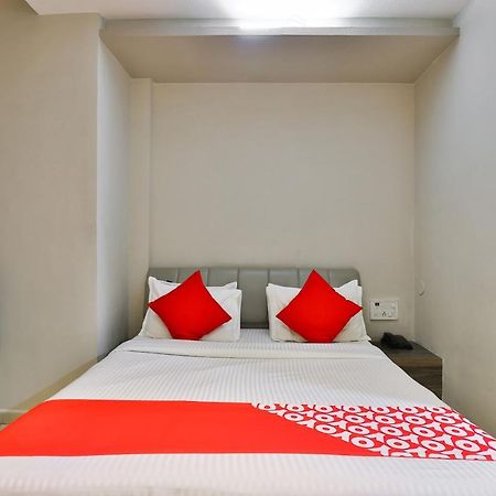 OYO 19637 Hotel Mansi Sherotene Vapi Esterno foto