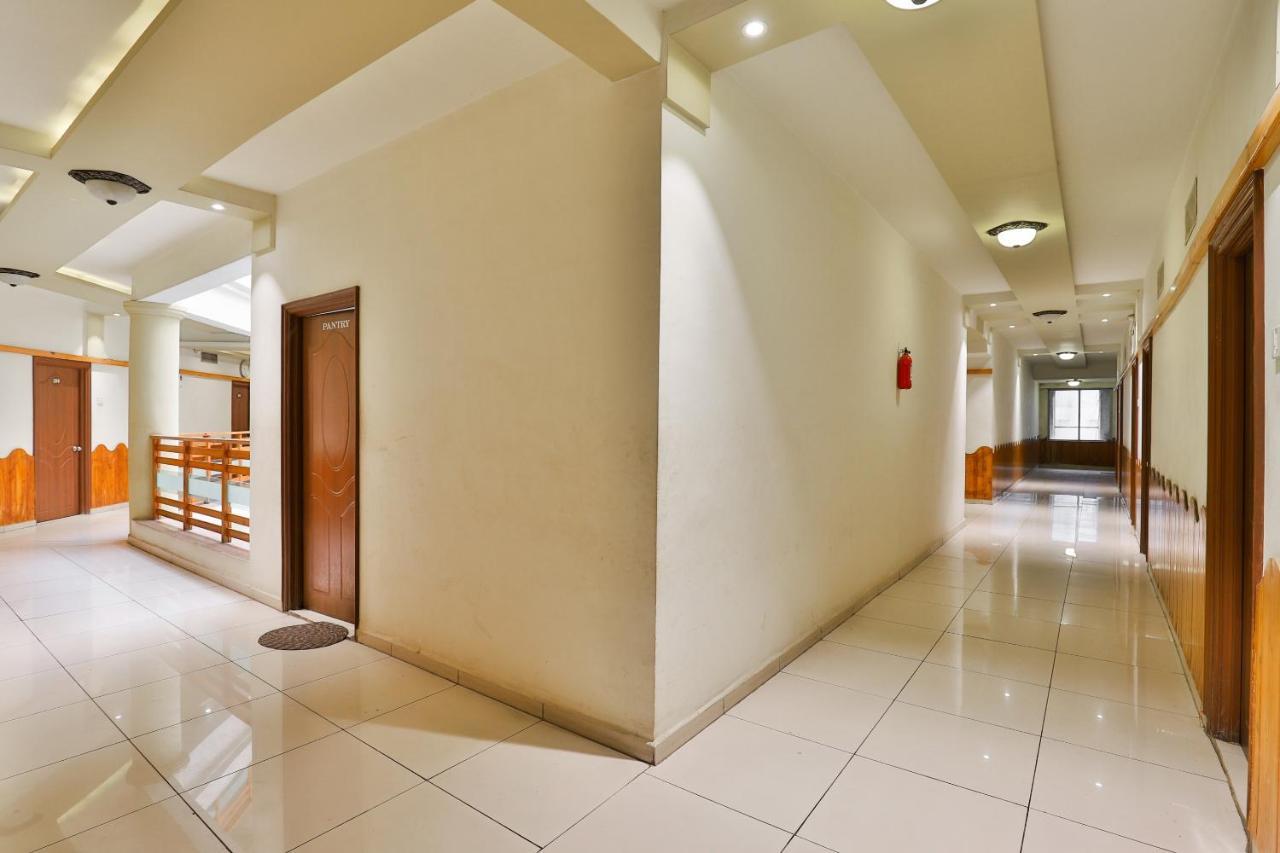 OYO 19637 Hotel Mansi Sherotene Vapi Esterno foto