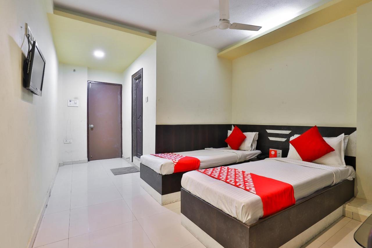 OYO 19637 Hotel Mansi Sherotene Vapi Esterno foto