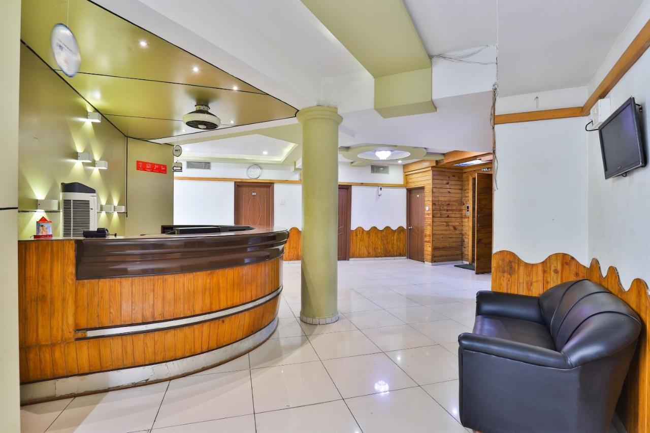 OYO 19637 Hotel Mansi Sherotene Vapi Esterno foto