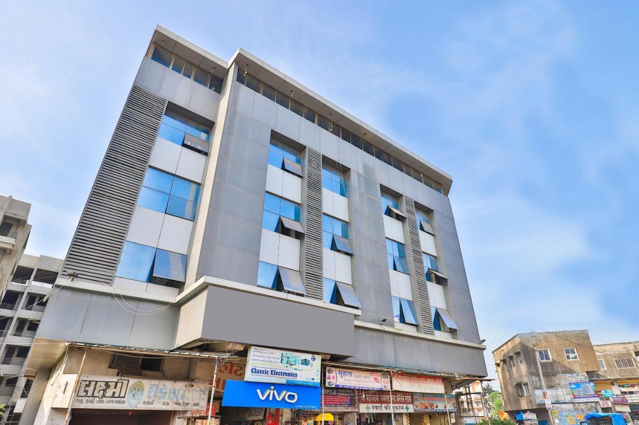 OYO 19637 Hotel Mansi Sherotene Vapi Esterno foto