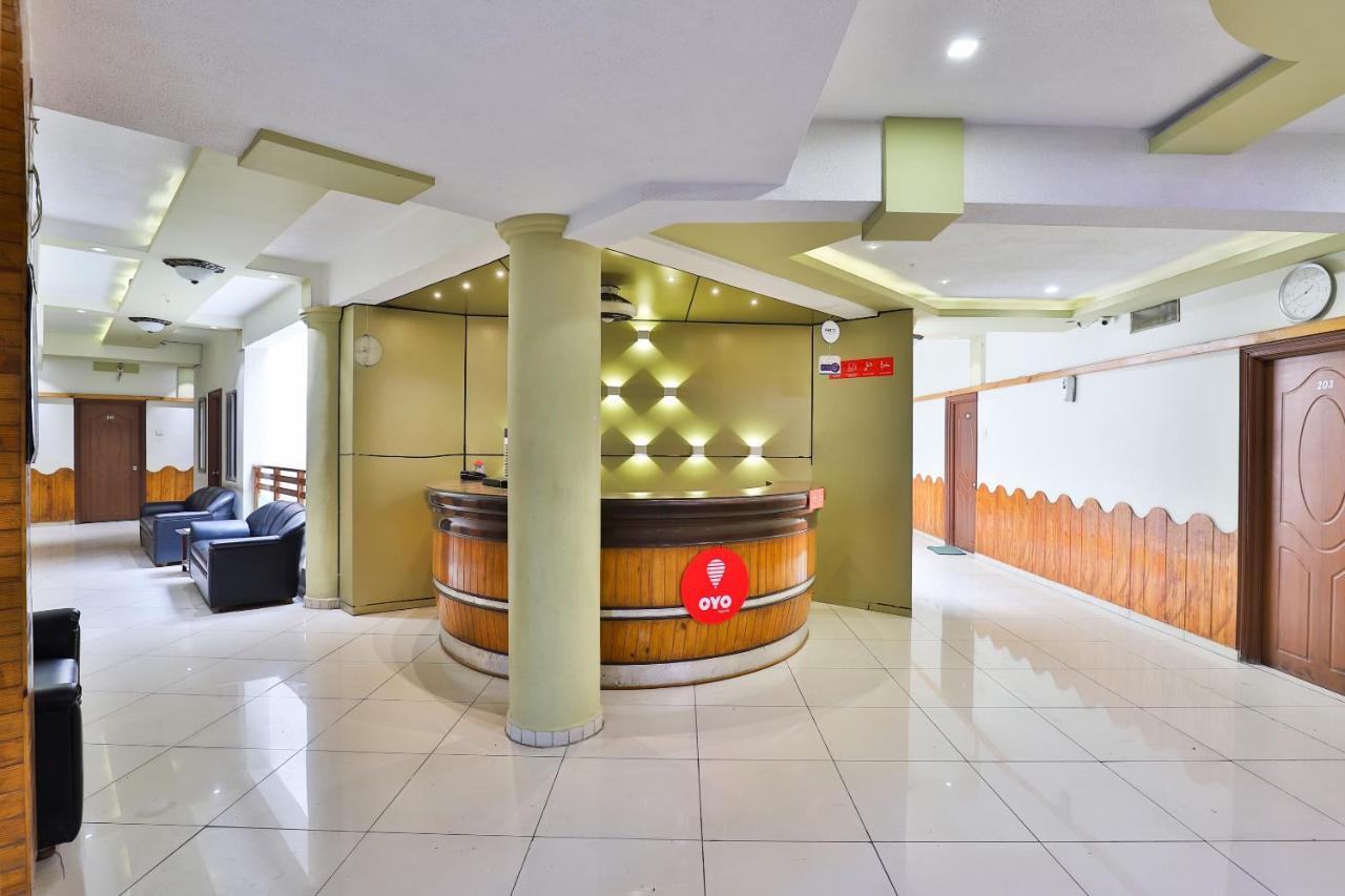 OYO 19637 Hotel Mansi Sherotene Vapi Esterno foto